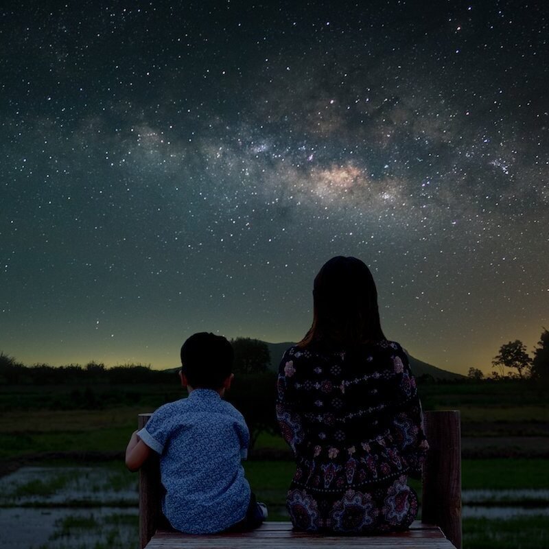 gazing-at-the-stars-what-stargazing.jpg.dc30737e794888c060c8480260e8c0dc